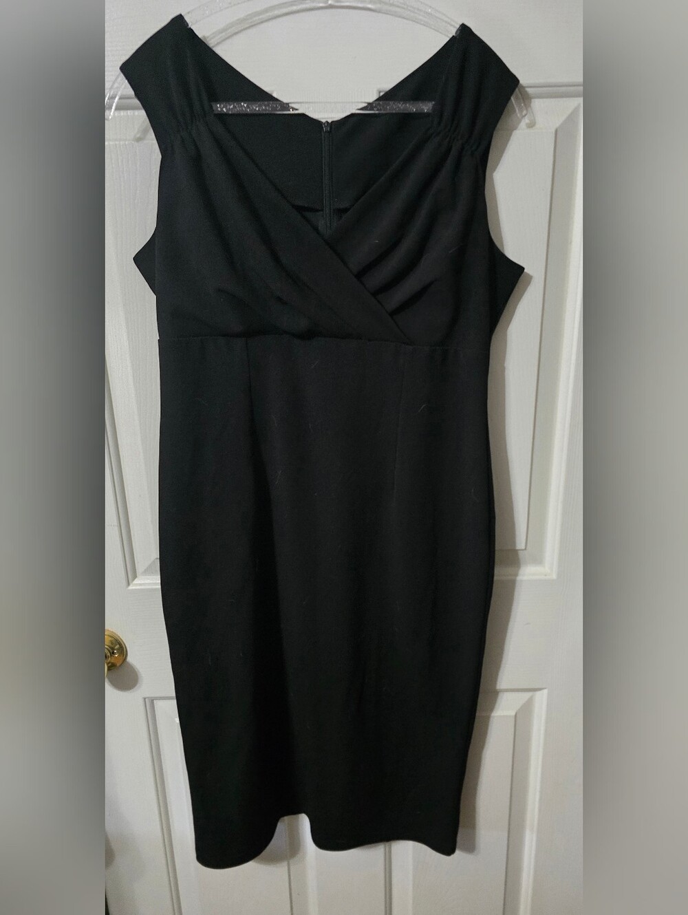 Elegant Black Midi Sheath Dress with Crossover Bodice